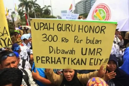 Guru Honorer Rp300 Ribu vs Kepsek Korupsi Miliaran: Ironis Pendidikan di Tahun Politik